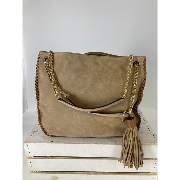 MICHAEL KORS, LARGE TAN SUEDE SHOULDER BAG WITH TASSEL - Picture 2 of 16